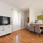 Appartement Karuzz Heated Jacuzzi