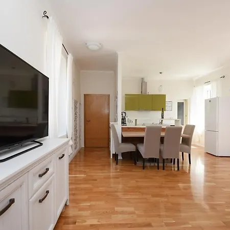 Karuzz Heated Jacuzzi Апартаменты Задар