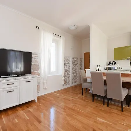 Apartamento Karuzz Heated Jacuzzi