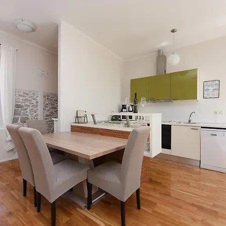 Apartamento Karuzz Heated Jacuzzi