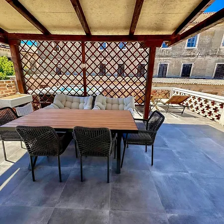 Karuzz Heated Jacuzzi * Задар