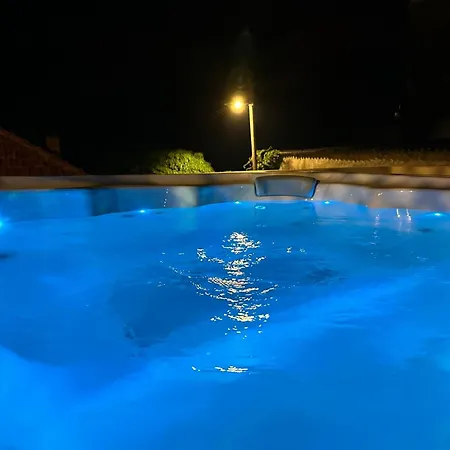 Karuzz Heated Jacuzzi Zadar