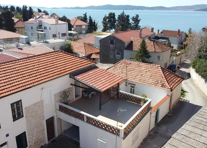 Karuzz Heated Jacuzzi *