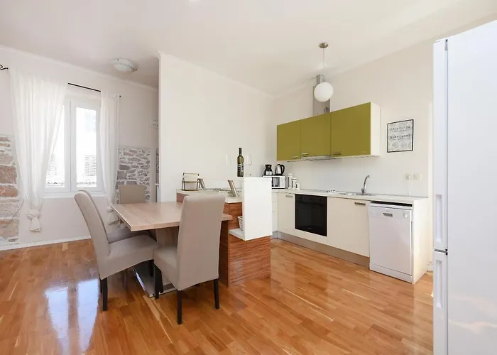 Апартаменты Karuzz Heated Jacuzzi