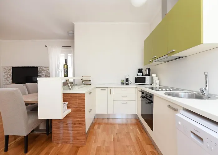 Karuzz Heated Jacuzzi * Ζαντάρ