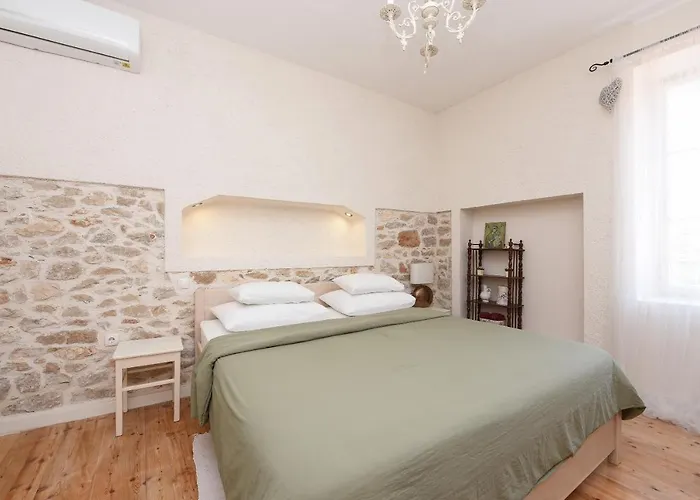 Karuzz Heated Jacuzzi Appartement *