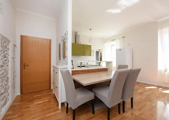 Apartamento Karuzz Heated Jacuzzi *