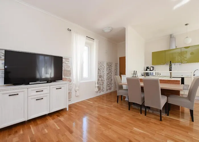 Appartement Karuzz Heated Jacuzzi