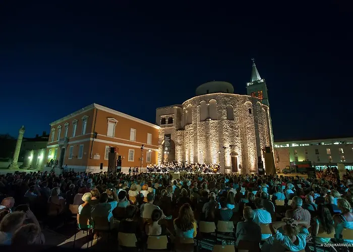 Karuzz Heated Jacuzzi Διαμέρισμα Ζαντάρ